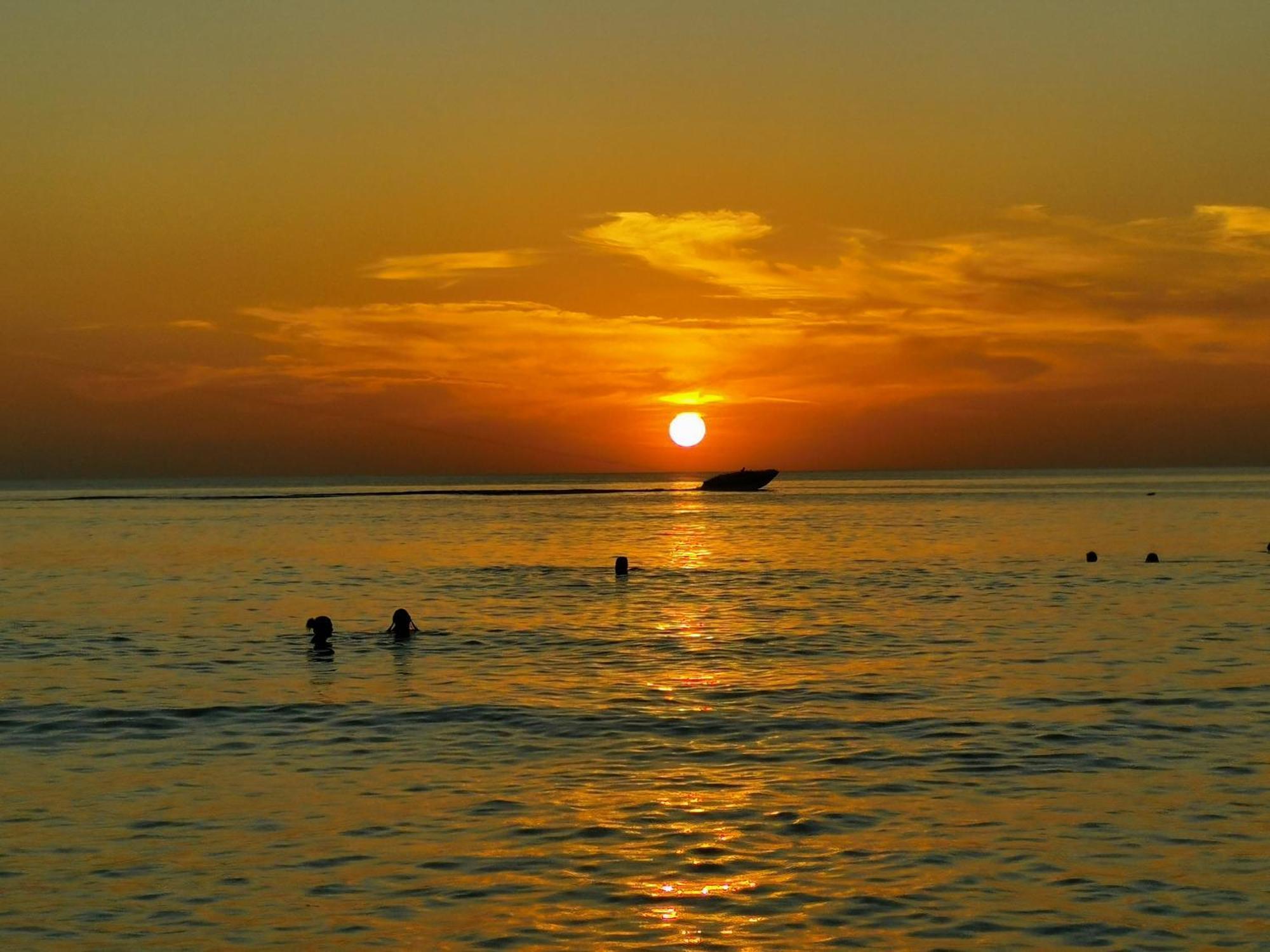 Lanting Hotel Patong ภายนอก รูปภาพ