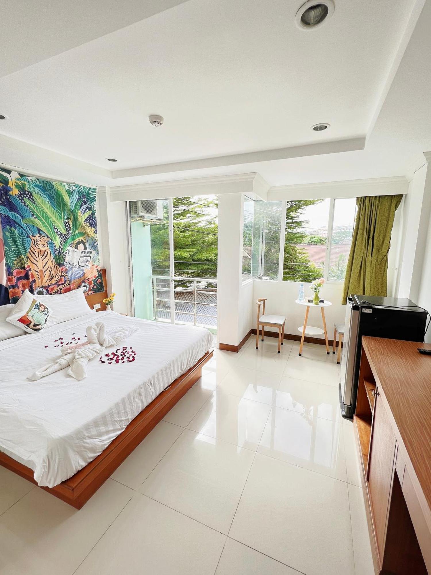Lanting Hotel Patong ภายนอก รูปภาพ